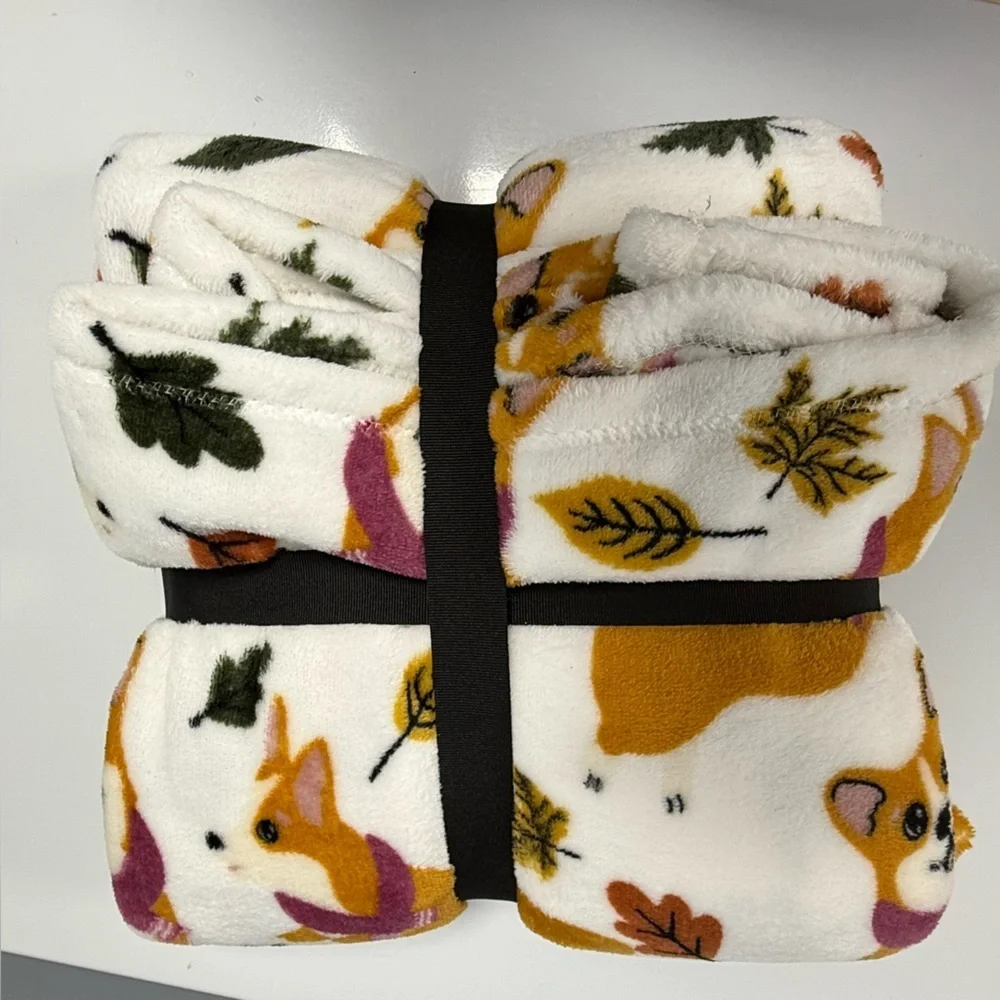 NWT Berkshire LusterSoft Throw  Blanket Plush Corgi Dog Autumn Print 50”x70”